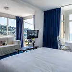 Ξενοδοχείο Le 4*