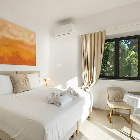 Le Hotel 4*