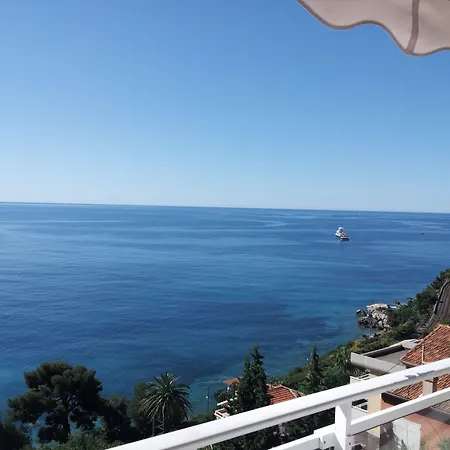 Ξενοδοχείο Le 4*