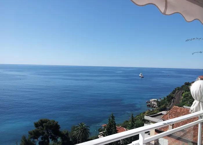 Hotell Le 4*