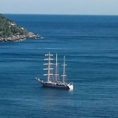 罗克博鲁尔酒店 4*