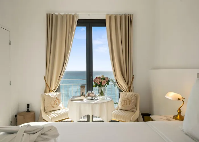 Le Hotel 4*